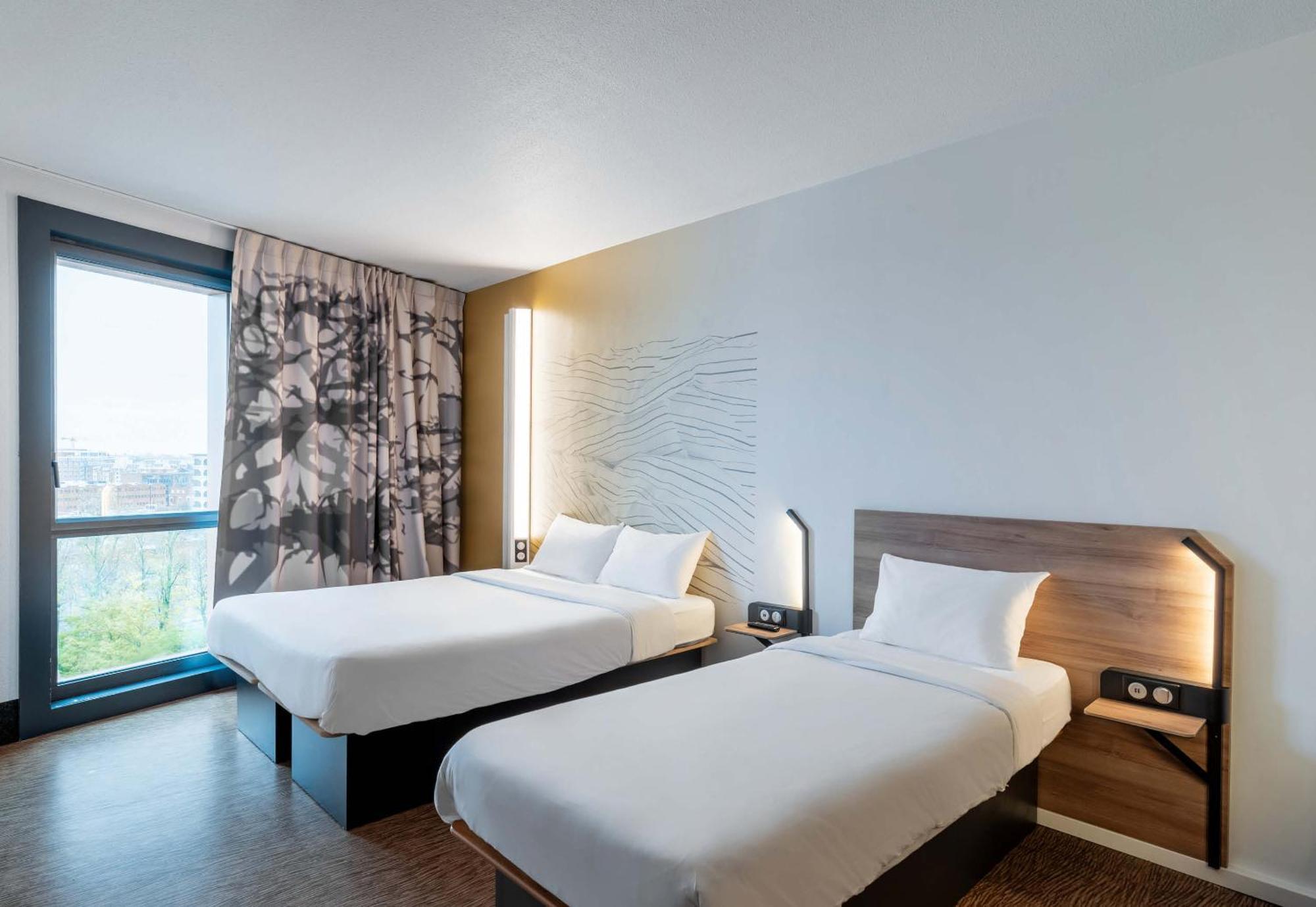 B&B Hotel Lille Grand Stade Вільнев-д'Аск Екстер'єр фото