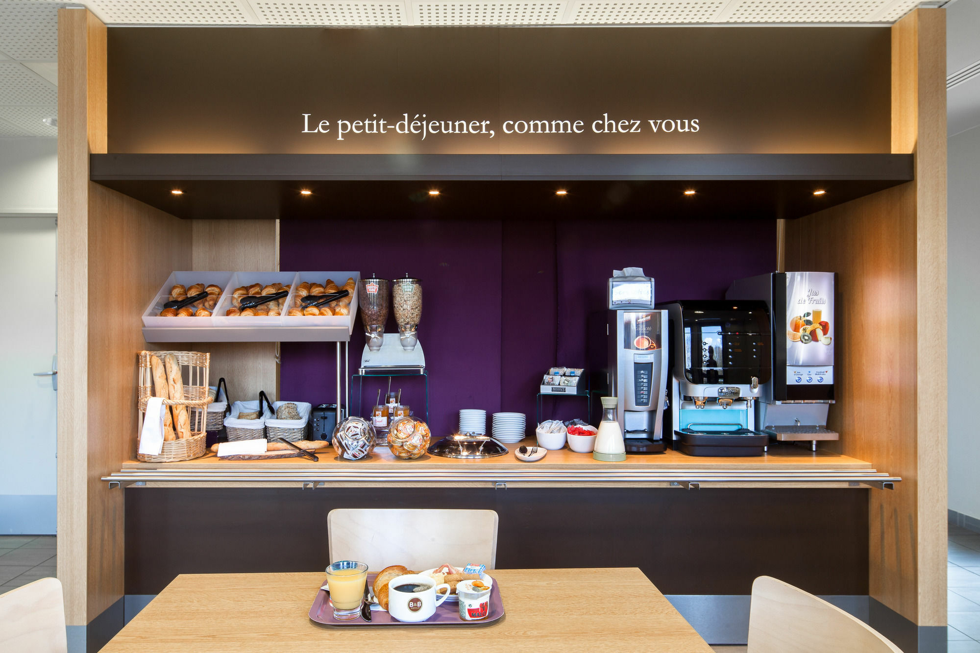 B&B Hotel Lille Grand Stade Вільнев-д'Аск Екстер'єр фото